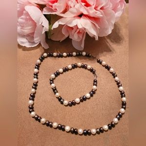 Black & White Fresh Water Pearl Necklace